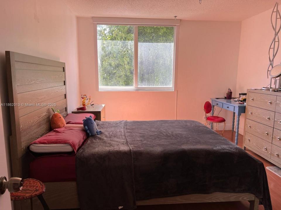 9001 SW 77th Ave C305, Miami, Floryda 33156, USA