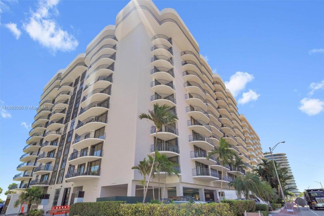 8877 W Collins Ave 405, Surfside, Florida 33154, HOA KỲ