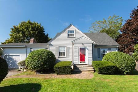 8 Fenner Avenue, Newport, Rhode Island 02840