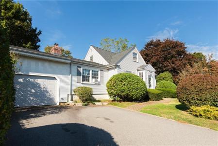 8 Fenner Avenue, Newport, Rhode Island 02840
