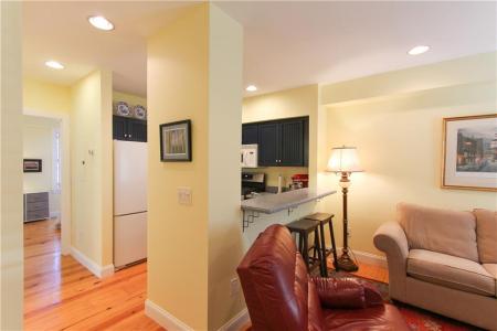 487 Spring Street 1, Newport, רוד איילנד 02840, ארצות הברית של אמריקה