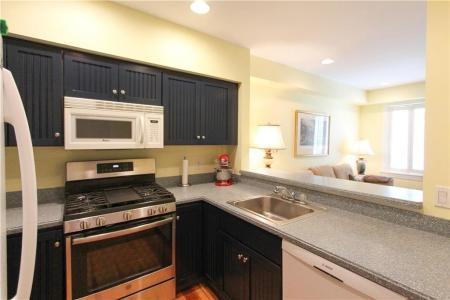487 Spring Street 1, Newport, רוד איילנד 02840, ארצות הברית של אמריקה