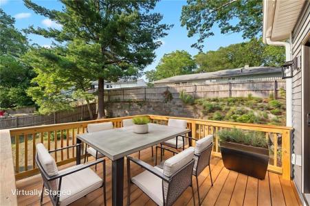 10 Sherwood Avenue, North Providence, Rhode Island 02911, Estados Unidos