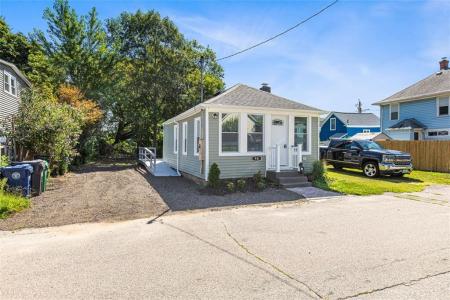 90 Huron Street, Warwick, RI 02889, USA