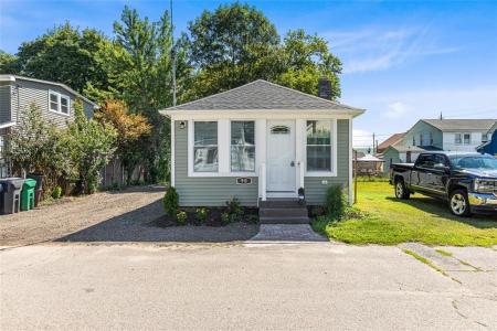 90 Huron Street, Warwick, Rhode Island 02889, États-Unis
