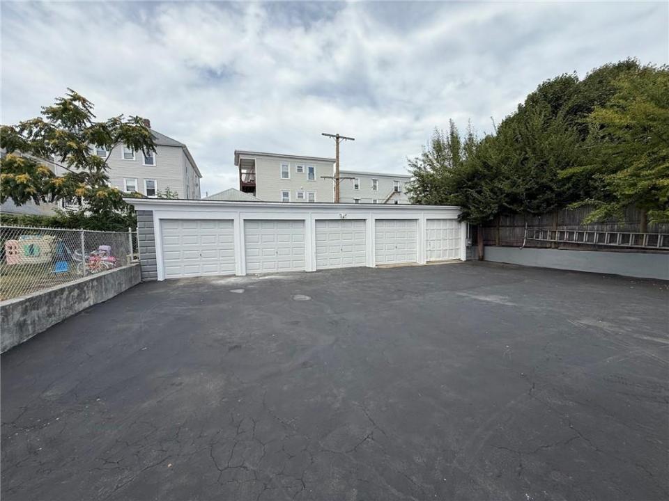 143 Valley Street, Central Falls, Rhode Island 02863, Estados Unidos