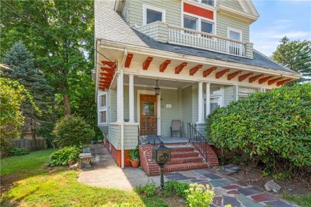 74 Highland Street, Woonsocket, Rhode Island 02895, États-Unis
