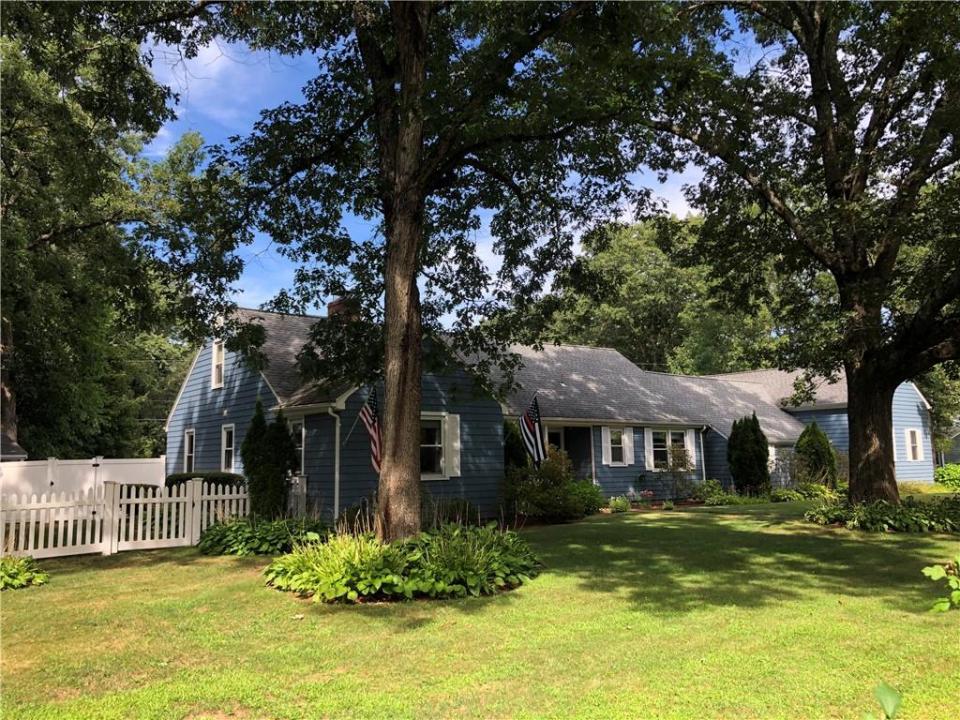 27 Birchwood Drive, Cumberland, Rhode Island 02864, Estados Unidos