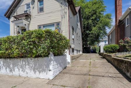 123 Yorkshire Street, Providence, Rhode Island 02908