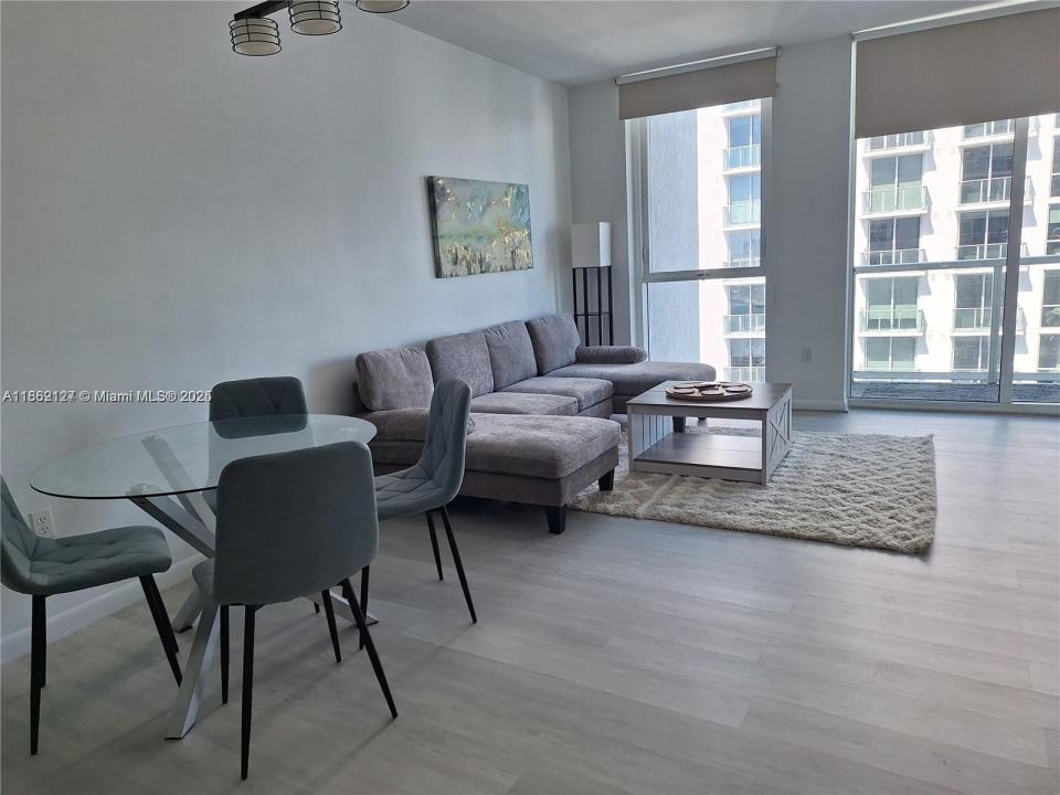 253 NE 2nd St 1206, Miami, Florida 33132