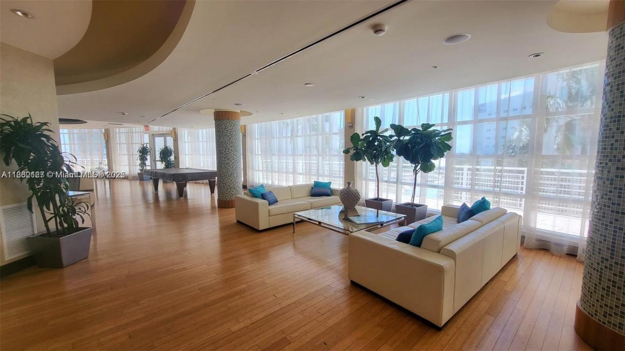 253 NE 2nd St 1206, Miami, Florida 33132