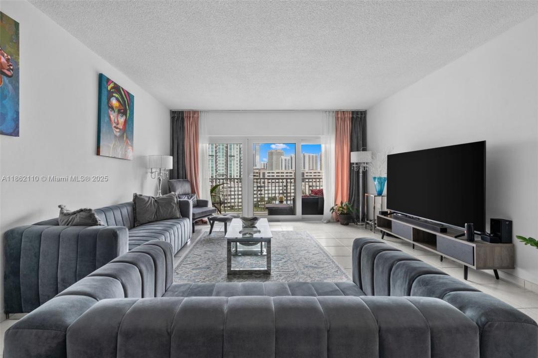 300 Bayview Dr 807, Sunny Isles Beach, Florida 33160, Estados Unidos
