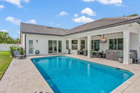 596 N Cypress Drive, CYPRESS RIDGE, Tequesta, フロリダ 33469, アメリカ合衆国