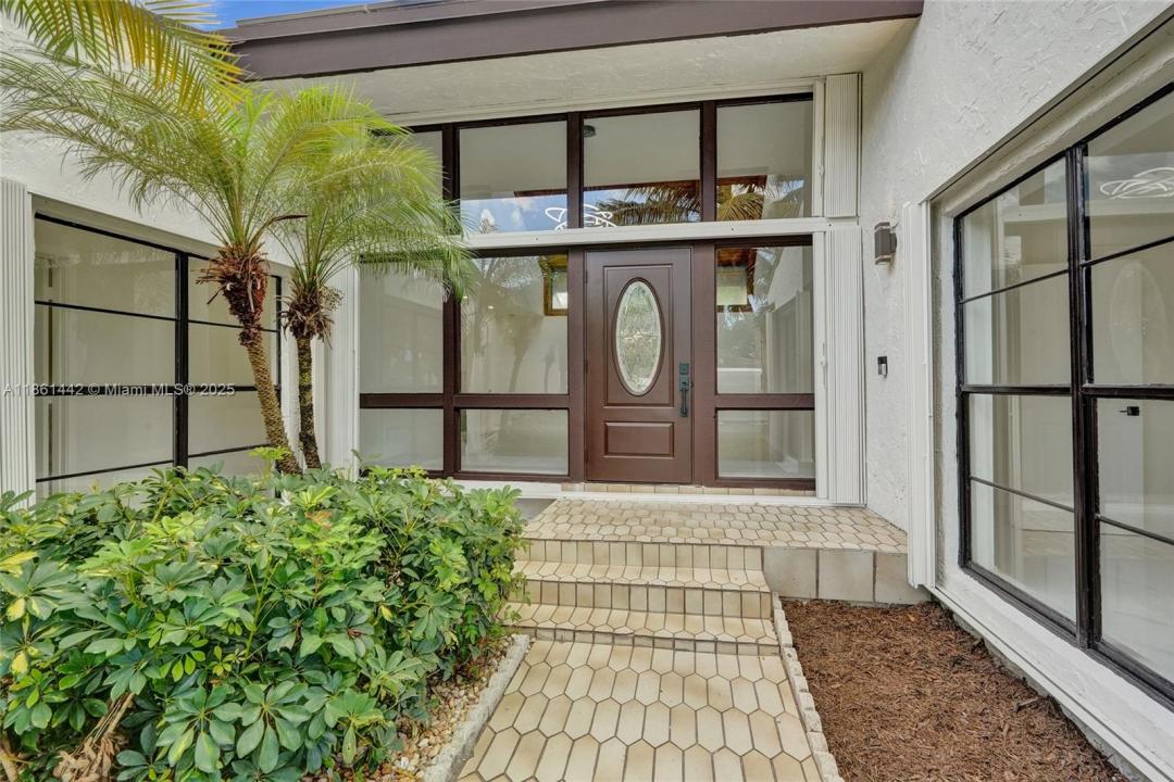 8037 Buttonwood Cir, Tamarac, Florida 33321