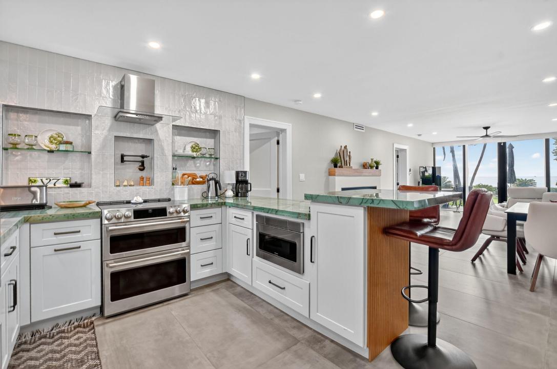 COVE BEACH CLUB, Deerfield Beach, Florida 33441