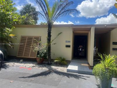 15400 Sharpecroft Dr 15400, Miami Lakes, Florida 33014, USA