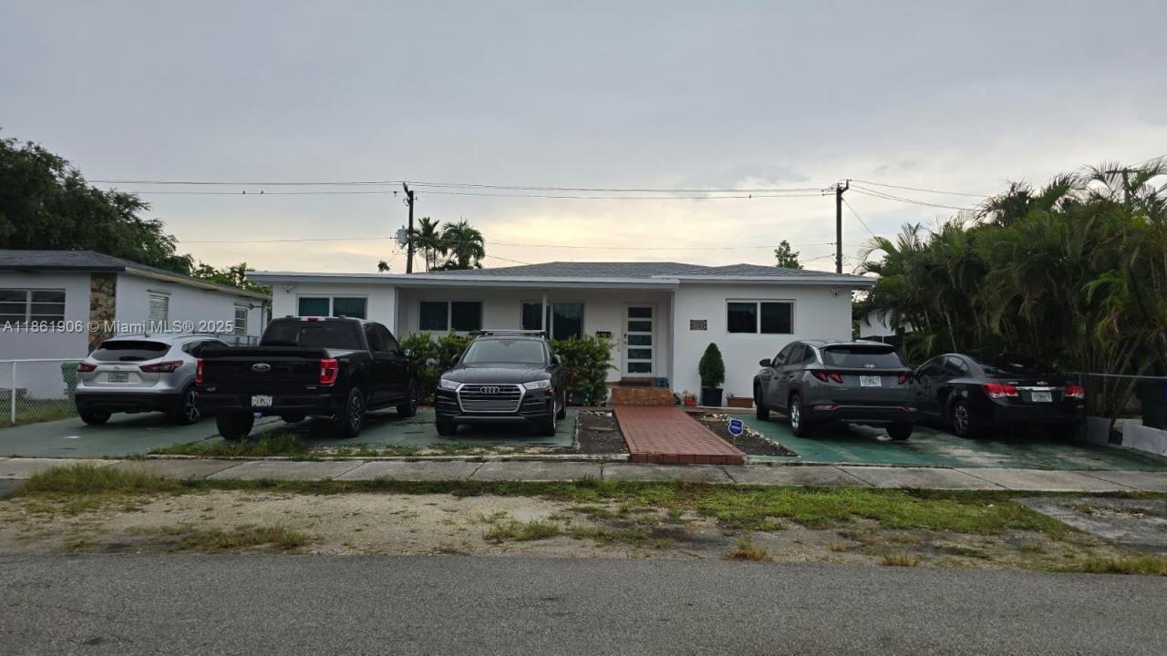 5911 SW 6th St 2, Miami, 佛罗里达州 33144, 美国