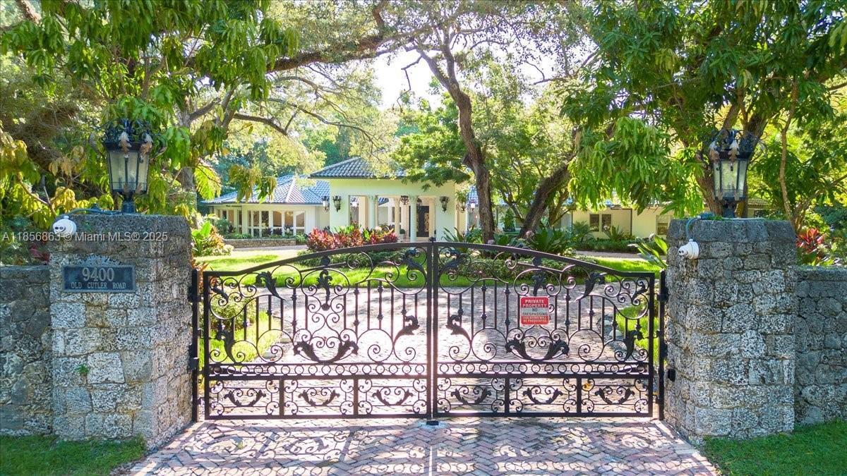 9400 Old Cutler Rd, Coral Gables, Florida 33156
