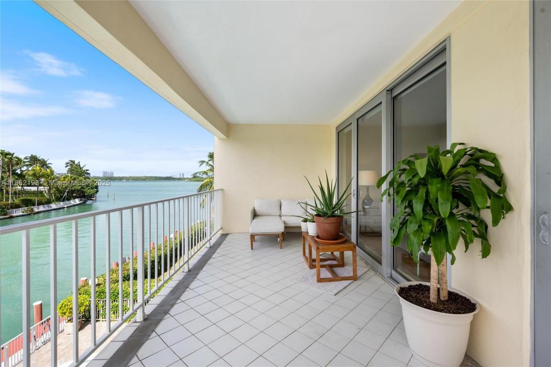 10180 W Bay Harbor Dr 3A, Bay Harbor Islands, 플로리다 33154, 미국