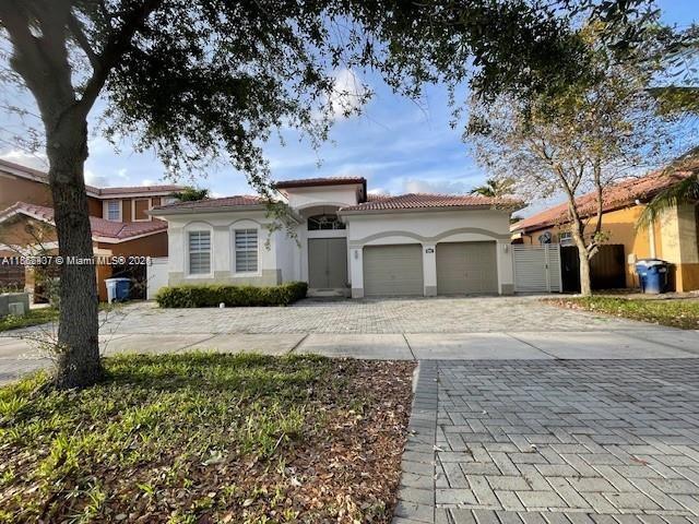 8811 NW 178th Ln, Hialeah, Flórida 33018, Estados Unidos