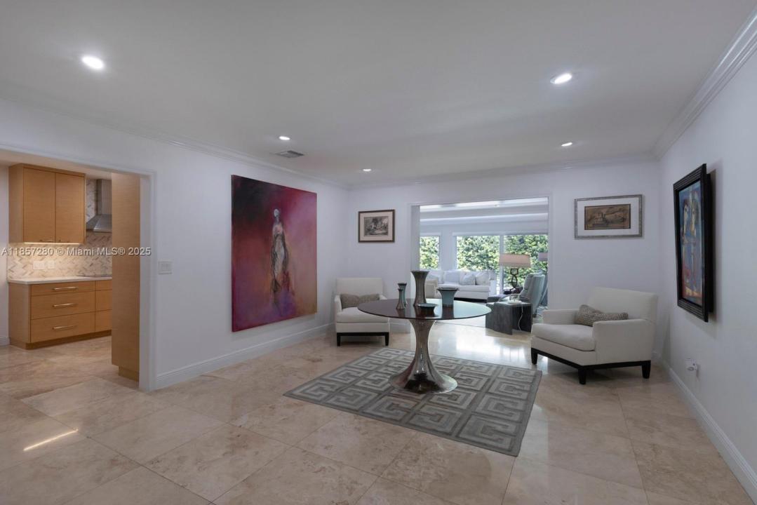 677 Hampton Ln, Key Biscayne, Florida 33149