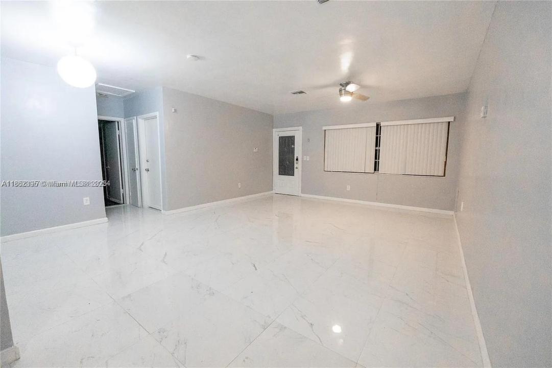 15735 NW 28TH, Miami Gardens, Flórida 33054, Estados Unidos