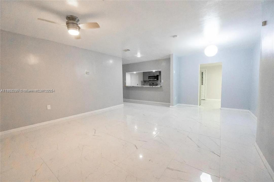15735 NW 28TH, Miami Gardens, Flórida 33054, Estados Unidos