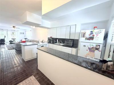 6580 Santona St A31, Coral Gables, Florida 33146, USA