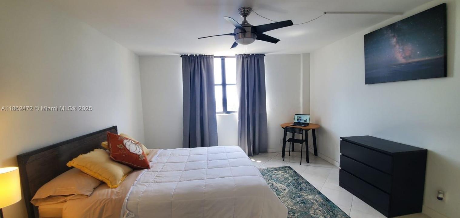 2450 NE 135th St 803, North Miami, Florida 33181, Amerika Birleşik Devletleri