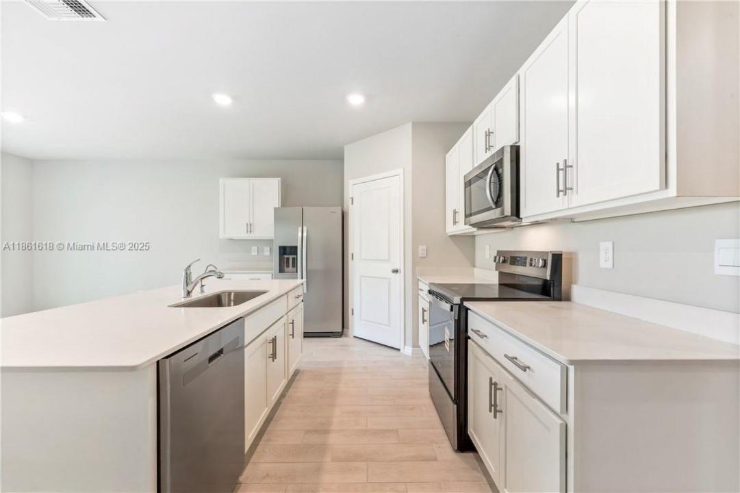 2605 33RD ST W, Lehigh Acres, Florida 33971