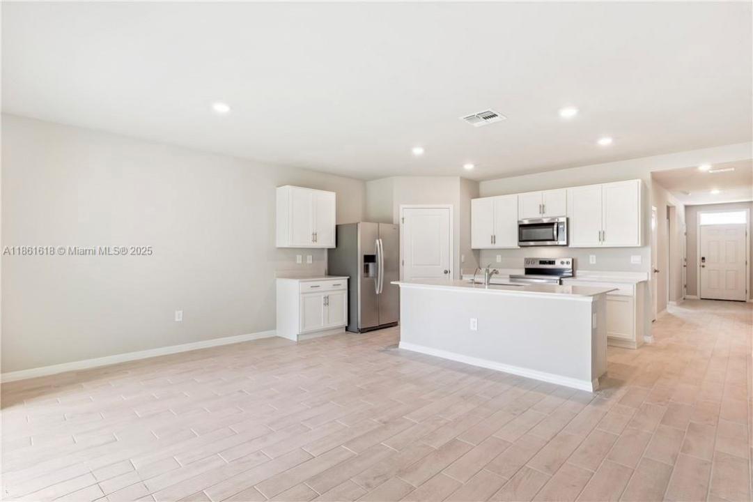 2605 33RD ST W, Lehigh Acres, Florida 33971