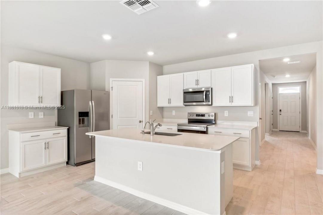 2605 33RD ST W, Lehigh Acres, Florida 33971