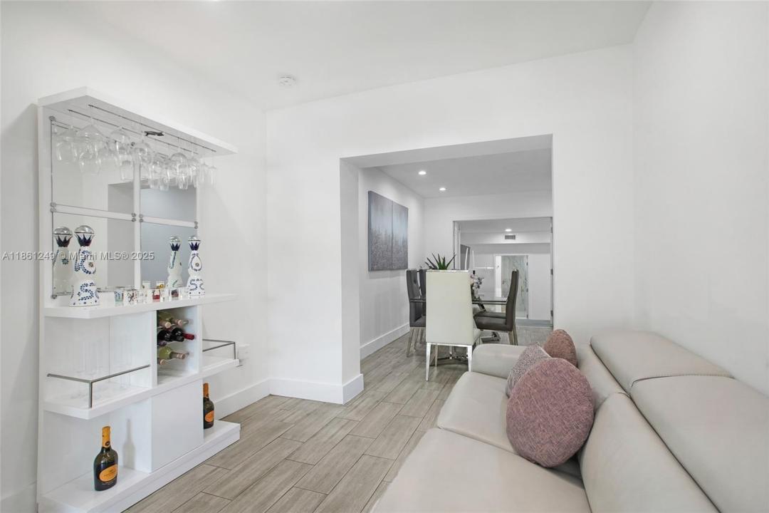 3675 SW 26th St, Miami, Florida 33133