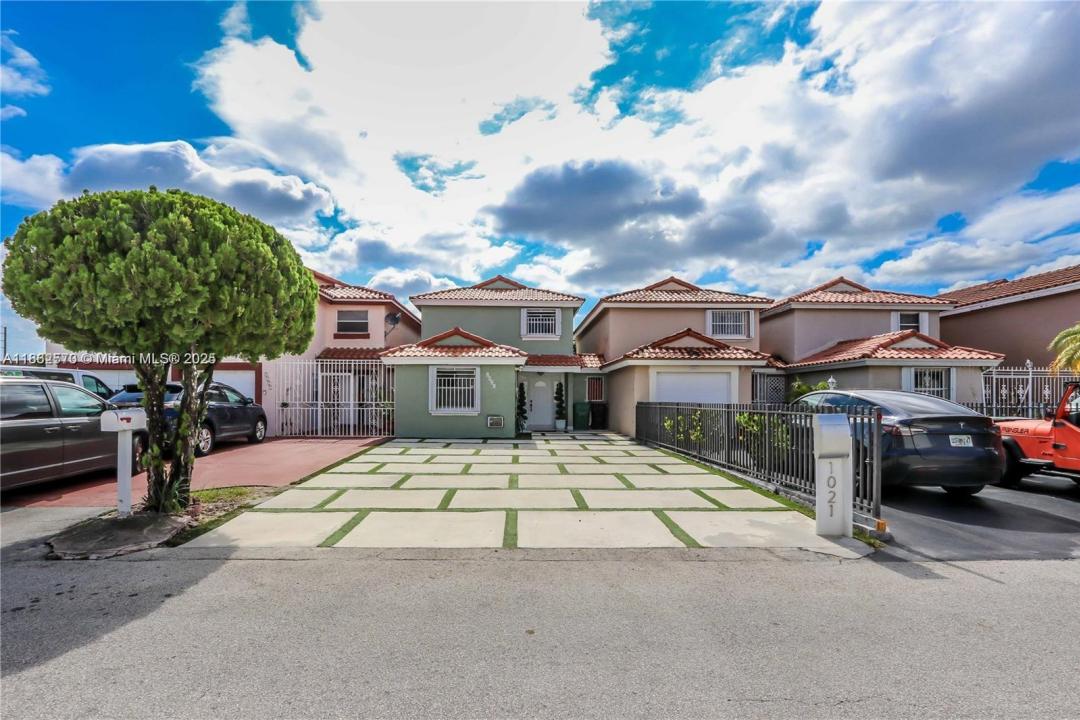 1021 SW 104th Ct 1, Miami, Florida 33174
