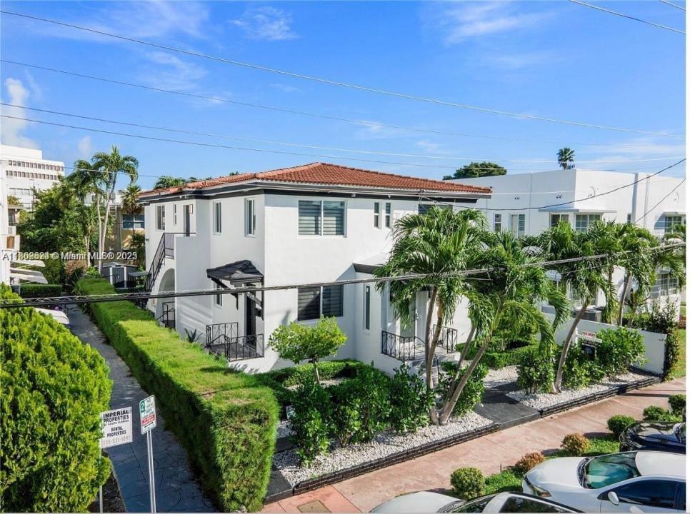 815 W 39th St 1, Miami Beach, Florida 33140