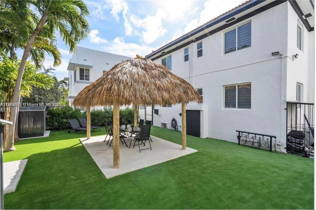 815 W 39th St 1, Miami Beach, Florida 33140