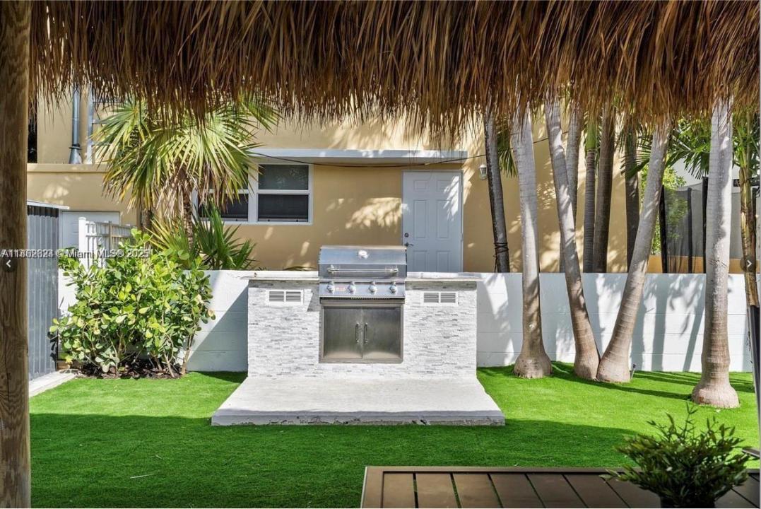 815 W 39th St 1, Miami Beach, Florida 33140
