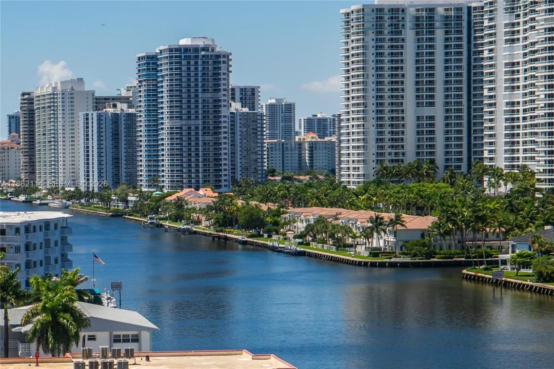 2017 S Ocean Dr 1008, Hallandale Beach, Floride 33009, États-Unis