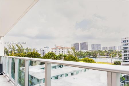 1025 92 St 706, Bay Harbor Islands, Florida 33154, USA