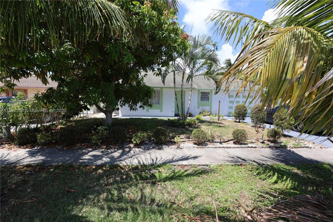 4641 NE 1st Ave, Deerfield Beach, Florida 33064