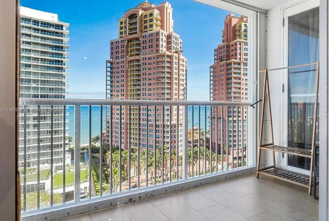 2200 NE 33rd Ave 16F, Fort Lauderdale, פלורידה 33305, ארצות הברית של אמריקה