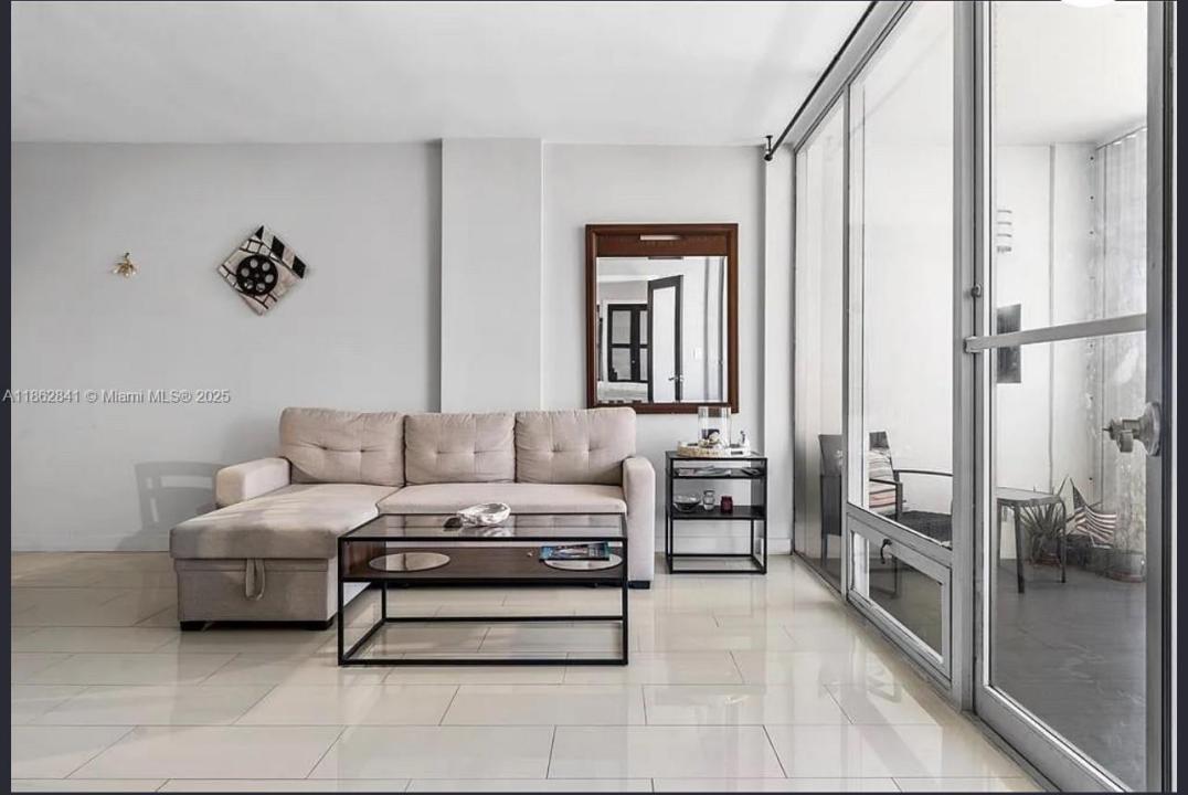 2200 NE 33rd Ave 16F, Fort Lauderdale, פלורידה 33305, ארצות הברית של אמריקה