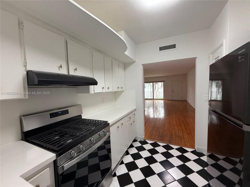 1101 98th St 5, Bay Harbor Islands, 플로리다 33154, 미국