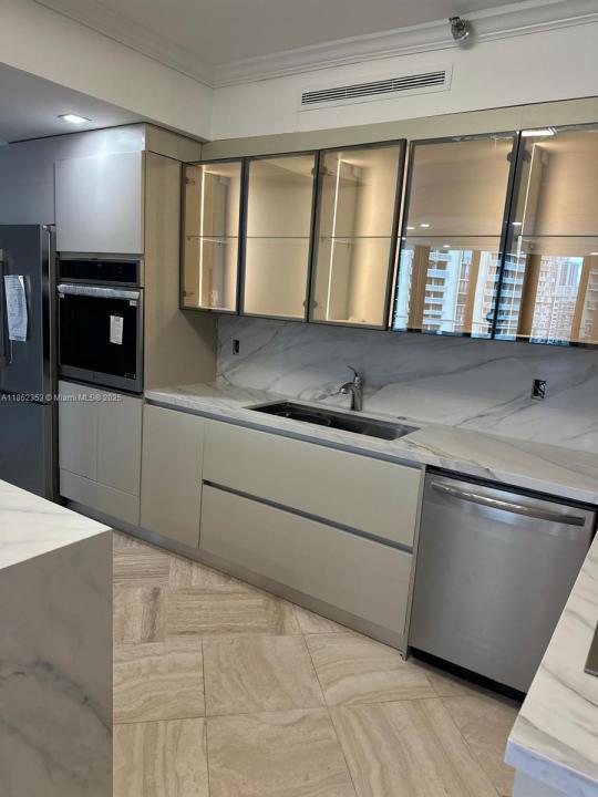 19500 Turnberry Way 12E, Aventura, Florida 33180, Amerika Birleşik Devletleri