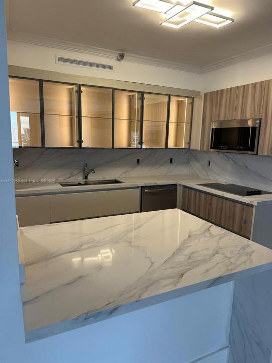 19500 Turnberry Way 12E, Aventura, Florida 33180, Amerika Birleşik Devletleri