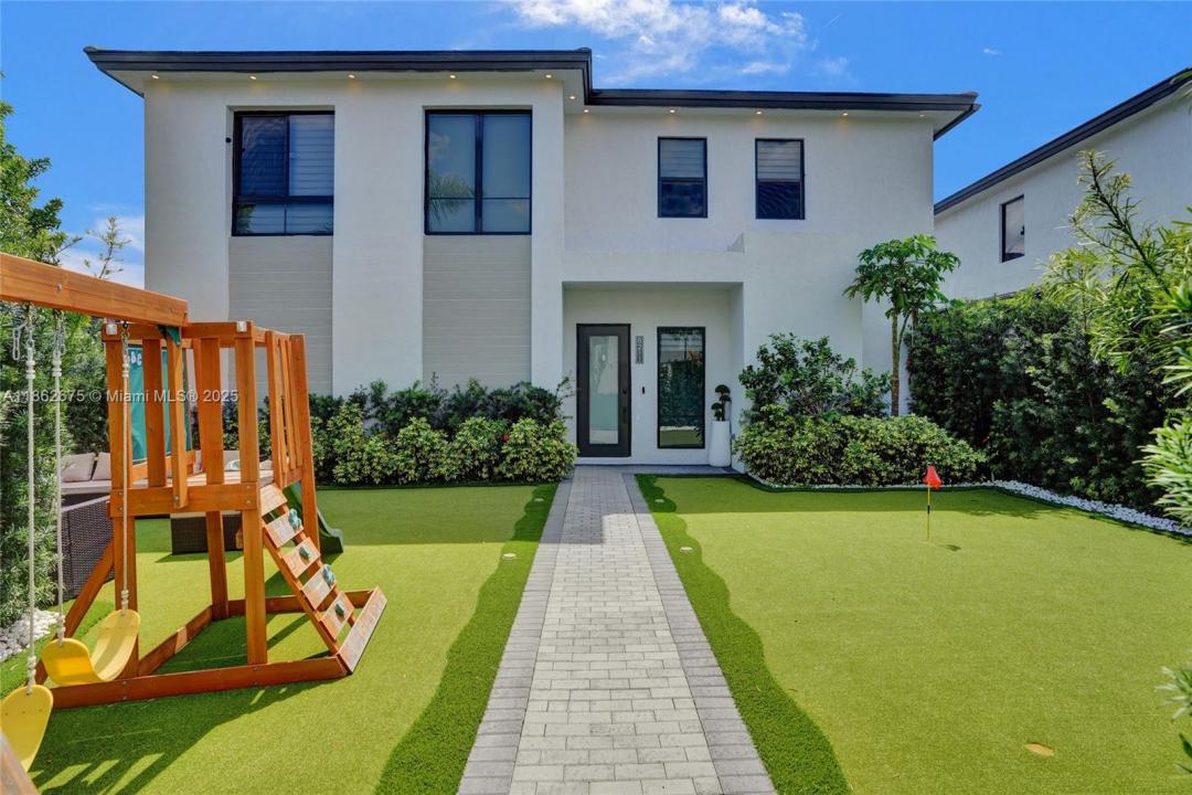 8211 NW 43rd Ter, Doral, Florida 33166, Amerika Birleşik Devletleri