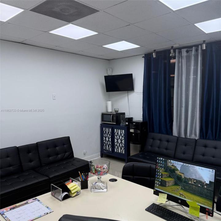 900 W 49th St suite 540, Hialeah, Florida 33012, HOA KỲ