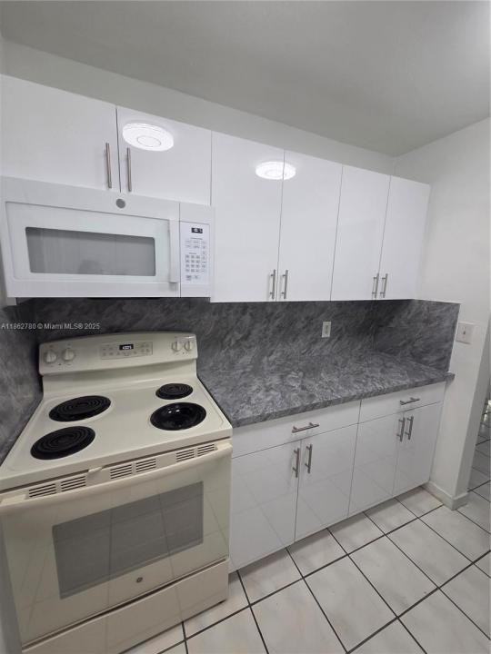 348 S Federal Hwy 5, Dania Beach, Florida 33004, Estados Unidos