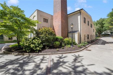 21 Higgins Street 107, Smithfield, Rhode Island 02917