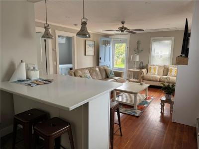 53 Center Avenue, Middletown, RI 02842, USA